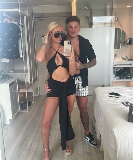 Lily Mcalpine perfect star pictures