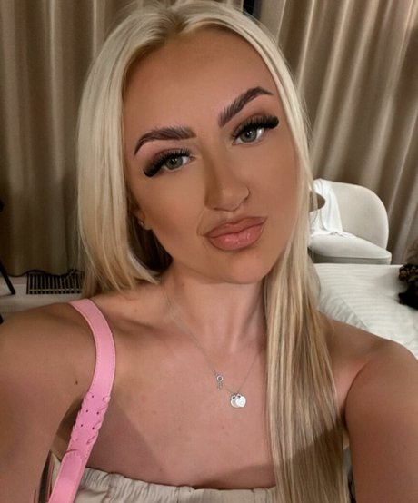 Lily Mcalpine sex model gallery