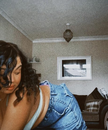 caravernon nude star pic