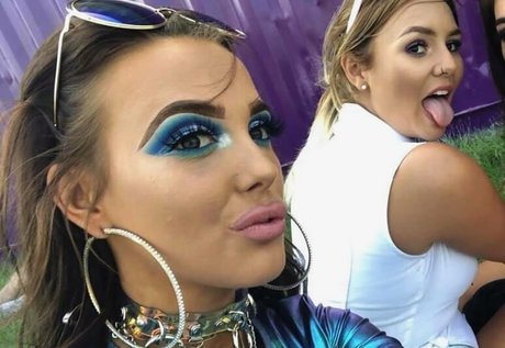 curvy babe onlyfans sexy archive