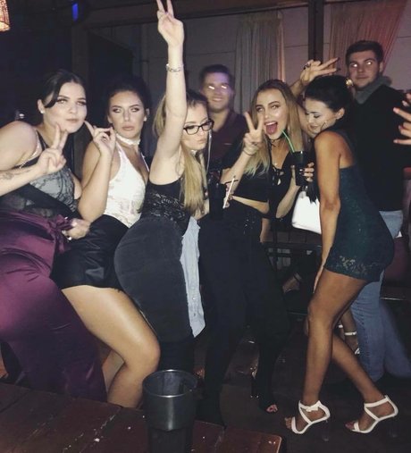 Bobbie Cook high quality model pic