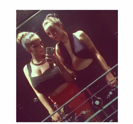 Cleo Bracchi star art pictures