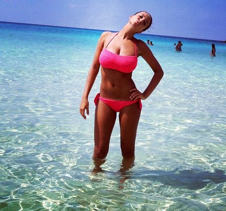 Cleo Bracchi naked star photos