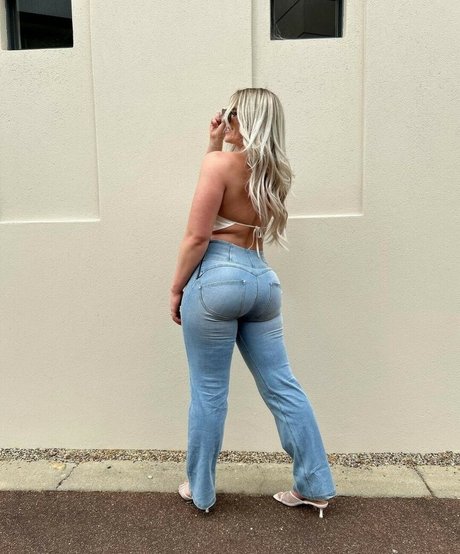 Nikita Simpson sexy actress image