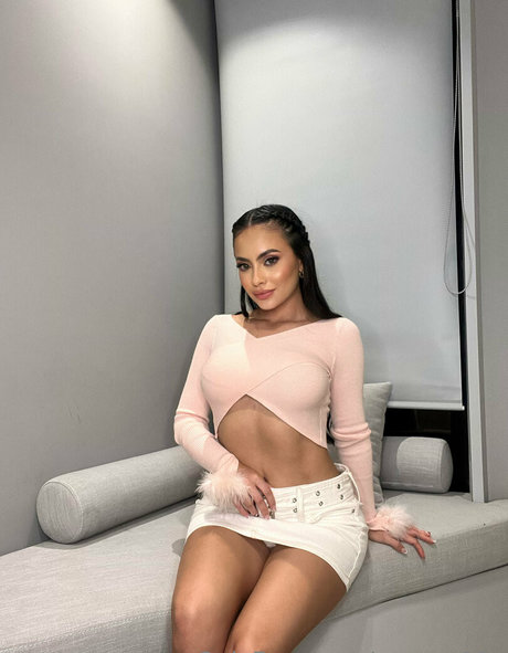 susana19y hot actress pics