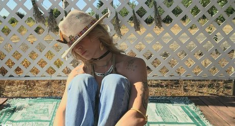 lilsweetpeamarie art pornstar pictures