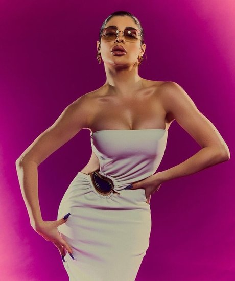 GKay model porn pics