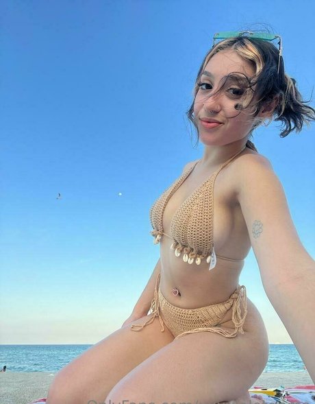 Violet Gems star naked photo