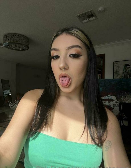 Violet Gems erotic model gallery