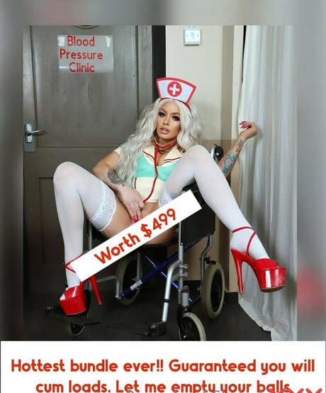 hot mum skyler hd actress pic