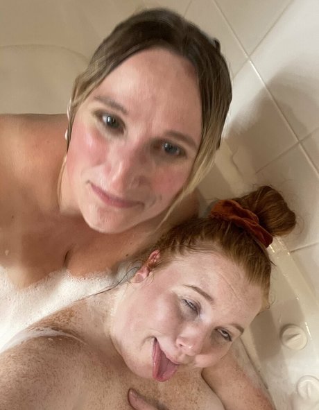 cinnamon siren model nude photo