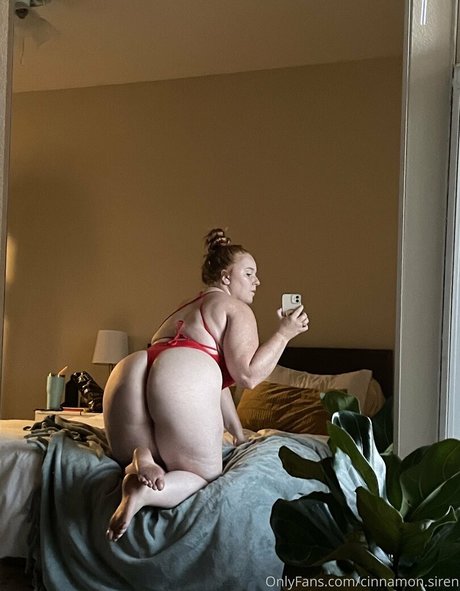 cinnamon siren hot pornstar pics