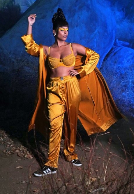 big tits threesome onlyfans pretty photo