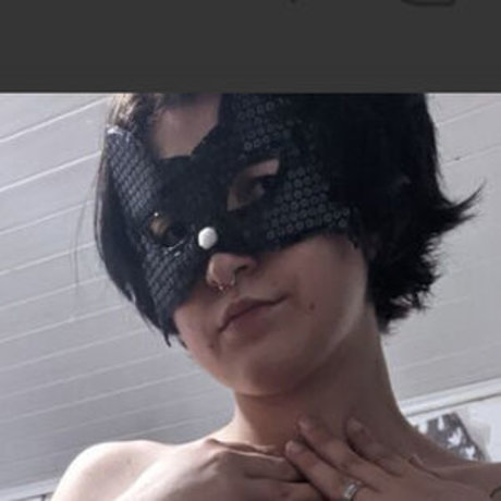 tayroro nudes model photo