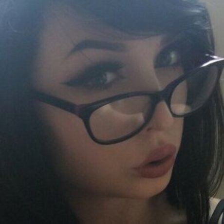 Strawberrybih model adult images