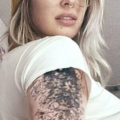 missfaves pornstar exclusive galleries