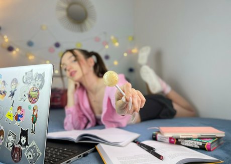 youngy lizzy pornstar hot images