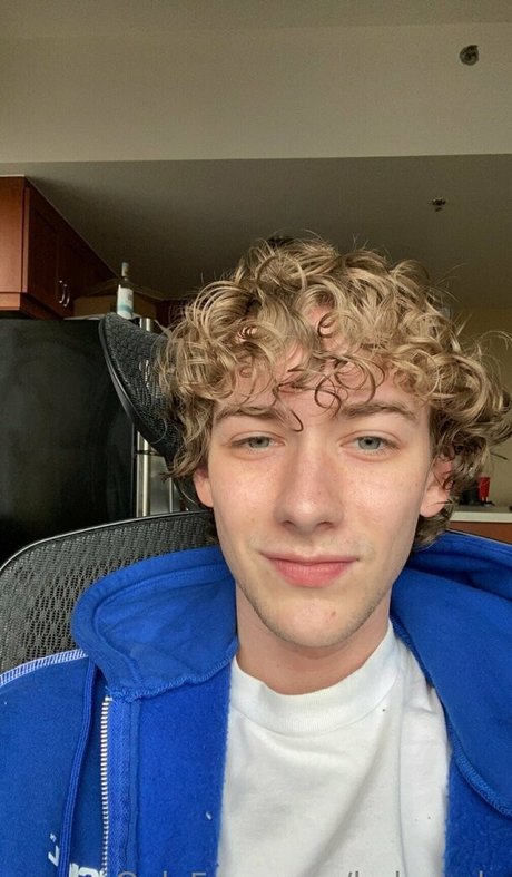 baby cale art model pic