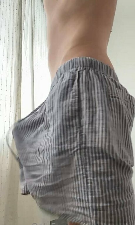 baby cale model naked image