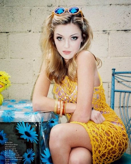 Lili Simmons naked pornstar archive