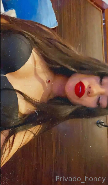 privado honey nudes actress photos