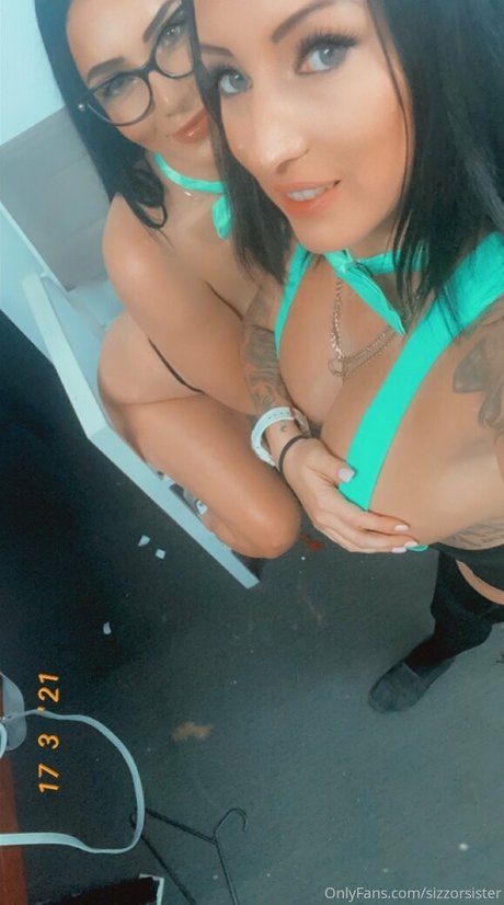 sizzorsister star art image