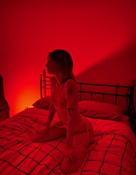 artsybaby hot star image