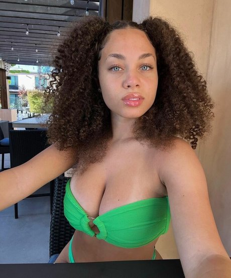 Jada Durroh star sexy picture