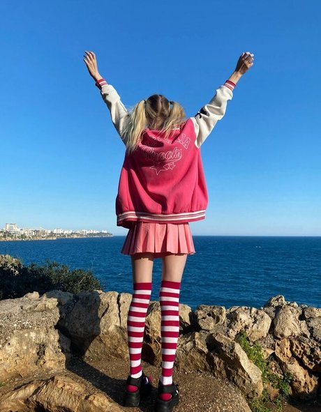 Vikneska hot actress galleries