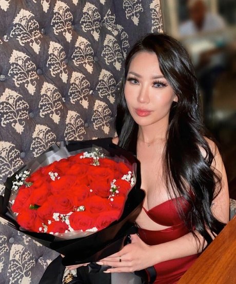 chubby mom onlyfans adult pic