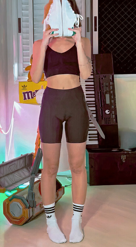 Loud Thaiga model art galleries