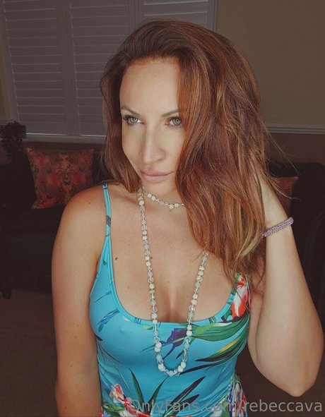 rebeccava model art pic