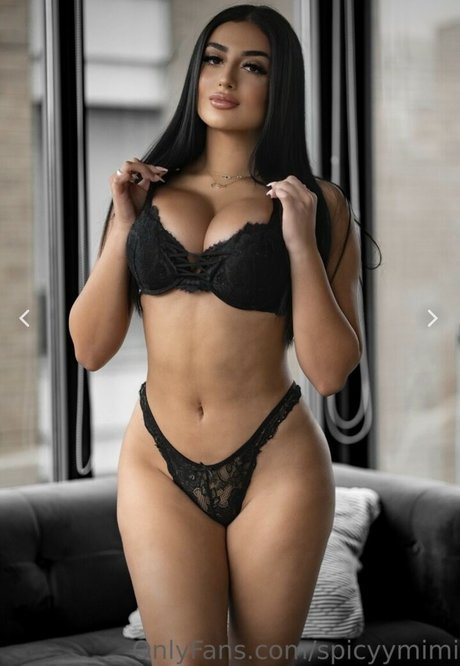 Spicy Mimi sexy star photos