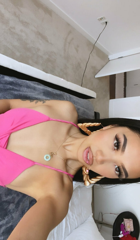 wetaja hot model galleries