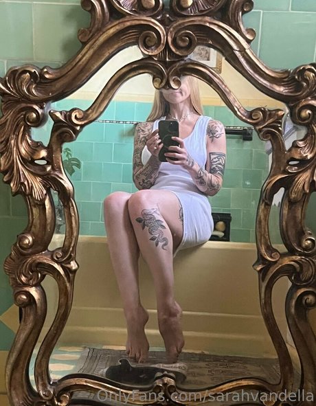 Sarahvandella Profile pic