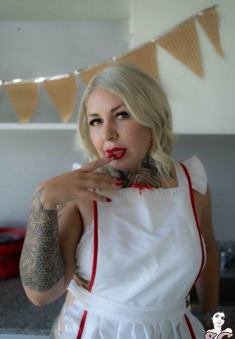 Tinkertify naked actress picture