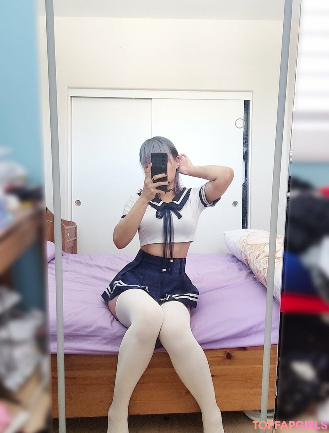 Emucchi Fansly model nice photo