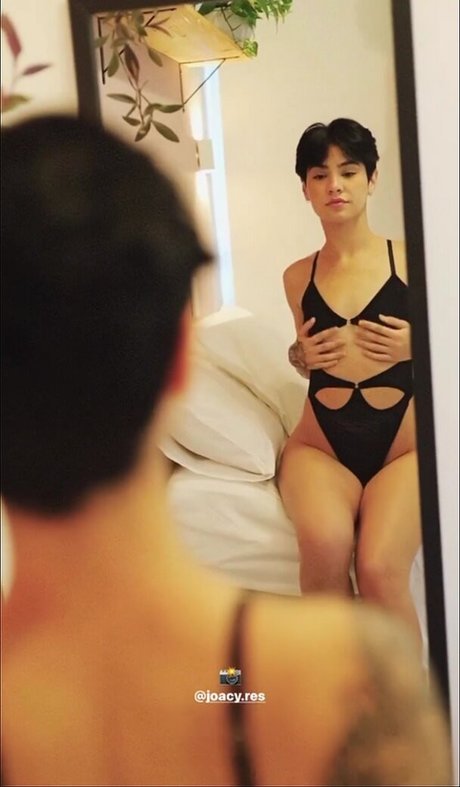 Isis Rodrigues erotic pornstar picture