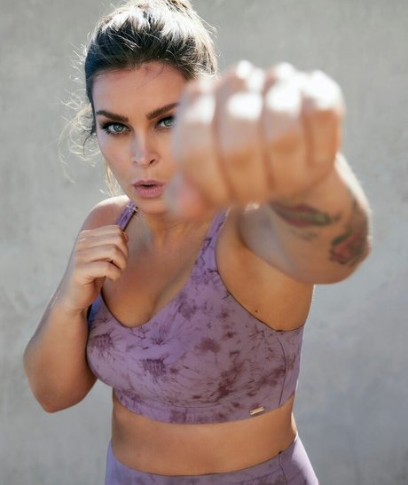 Miljuschka hot pornstar image