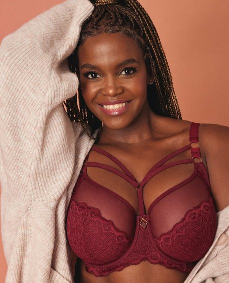 Oti Mabuse model high quality pictures