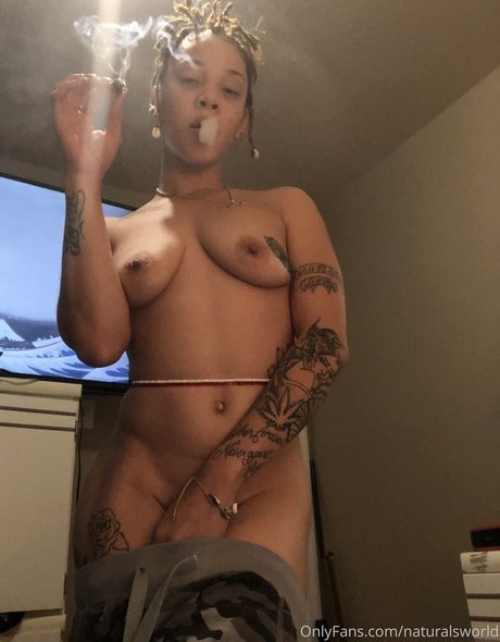 Naturalsworld nice model photo