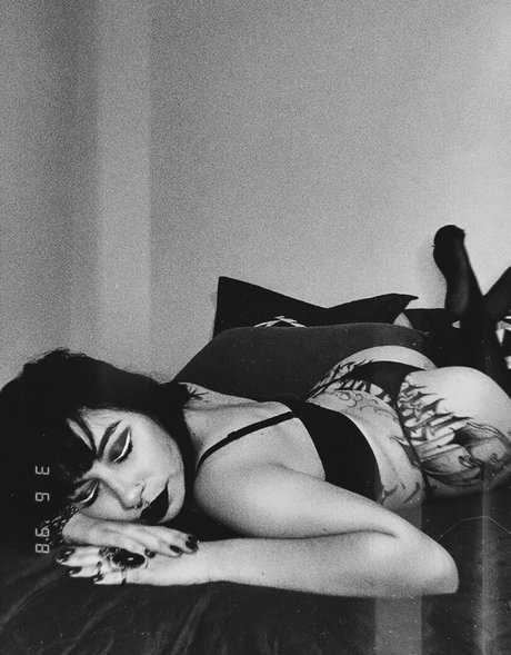 Bianca Blum exclusive star pics