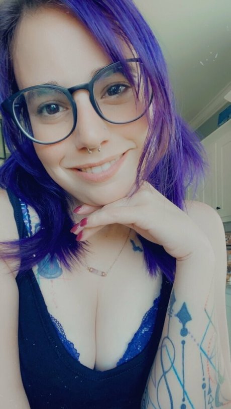 petitetreat_ model perfect pictures