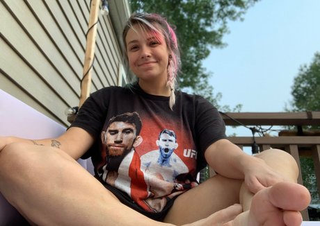 tinybjj pretty model image