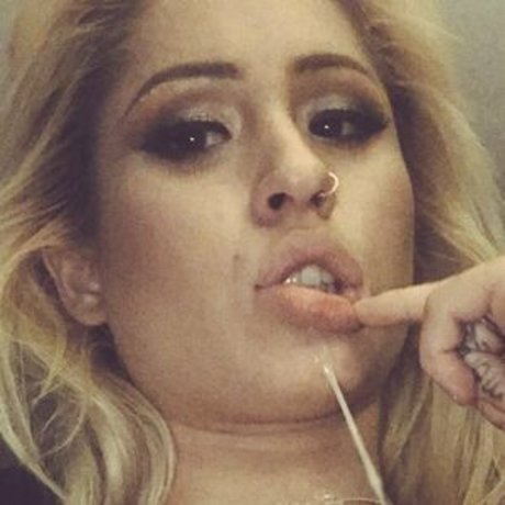 Goldie Glock model xxx photo