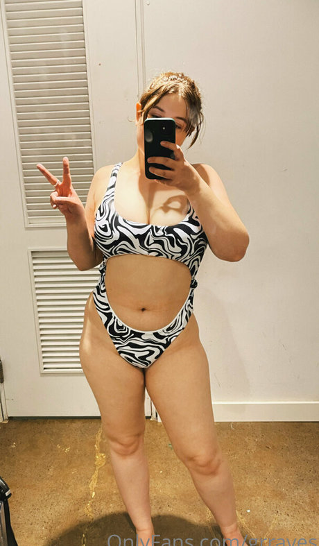 grraves hd model photo