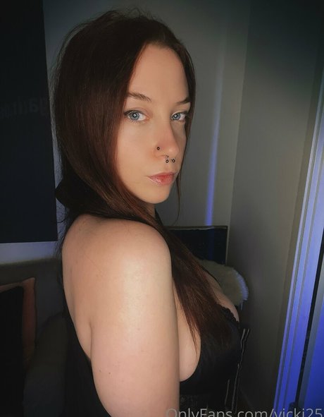 vicki25 beautiful actress image