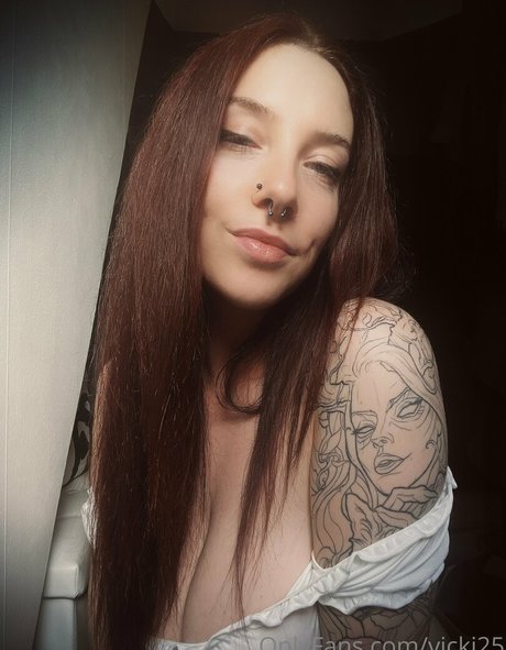 vicki25 nice model photo