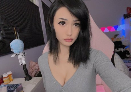 harmonyeva model naked galleries