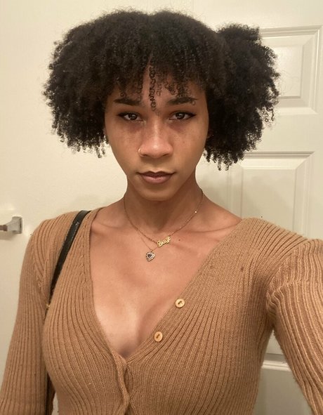 Serena Allure sexy model img